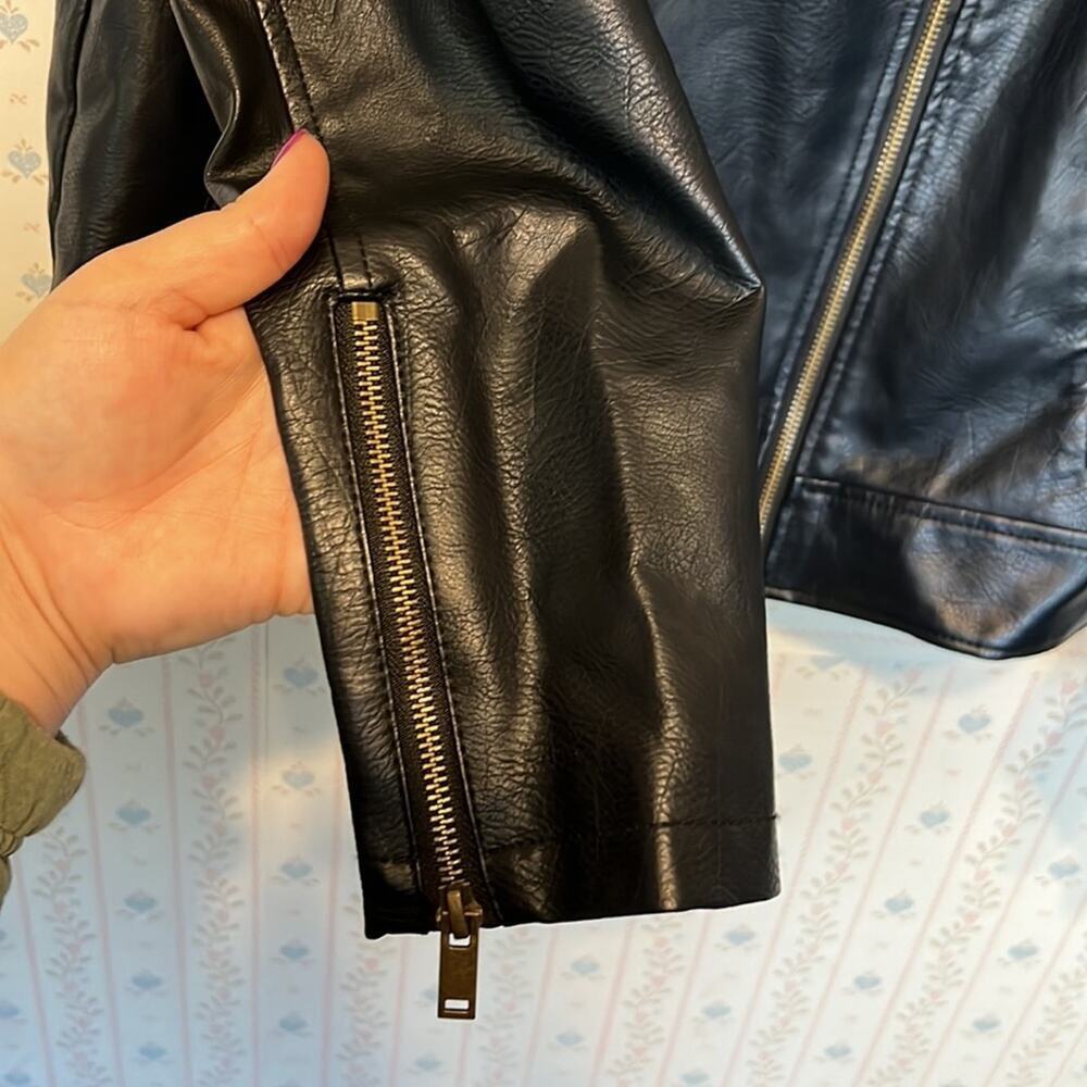 Universal Thread Small Faux Leather Multiple Zipper Polyester Jacket - Picture 5 of 16